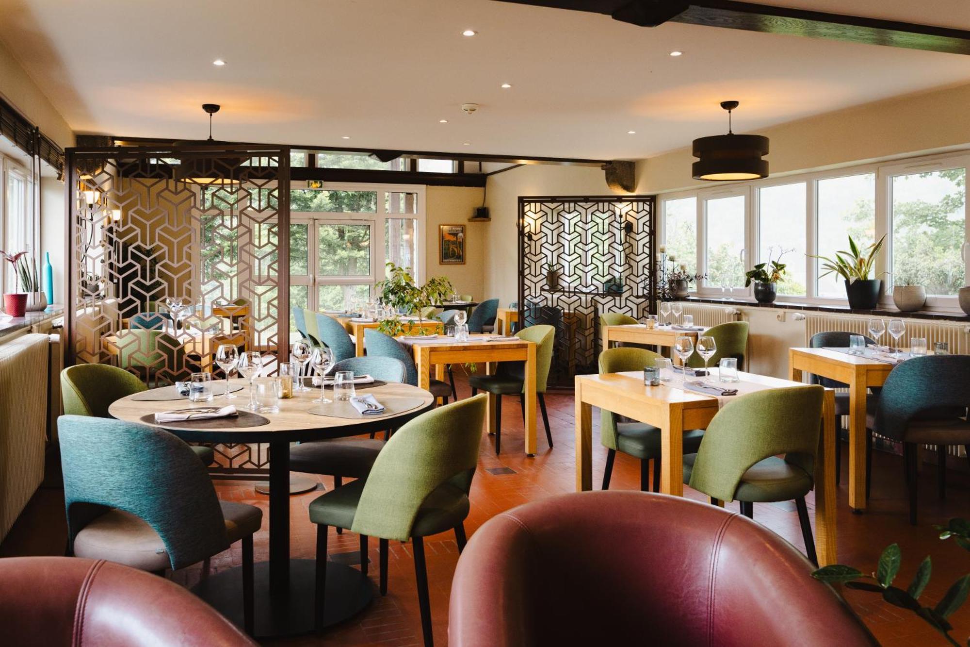 Logis Hotel Le Relais De La Poste Restaurant Le Fil Du Temps Thury-Harcourt-le-Hom Eksteriør billede