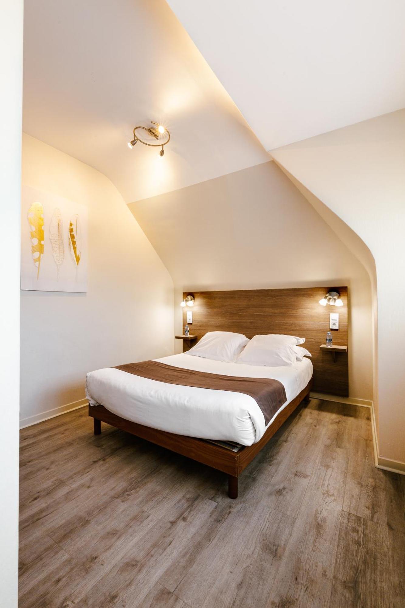 Logis Hotel Le Relais De La Poste Restaurant Le Fil Du Temps Thury-Harcourt-le-Hom Eksteriør billede