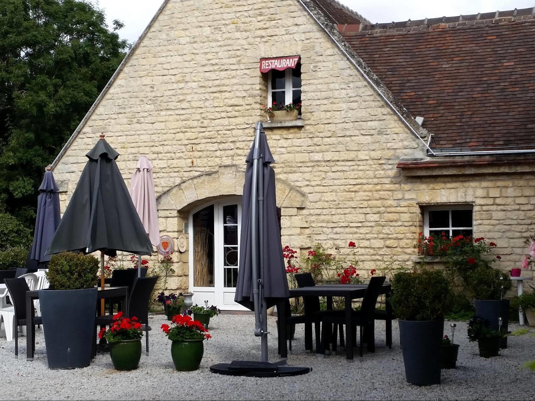 Logis Hotel Le Relais De La Poste Restaurant Le Fil Du Temps Thury-Harcourt-le-Hom Eksteriør billede