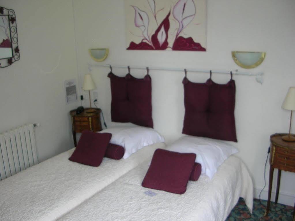 Logis Hotel Le Relais De La Poste Restaurant Le Fil Du Temps Thury-Harcourt-le-Hom Eksteriør billede