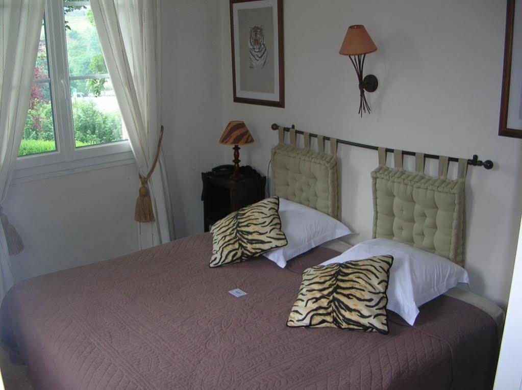 Logis Hotel Le Relais De La Poste Restaurant Le Fil Du Temps Thury-Harcourt-le-Hom Eksteriør billede